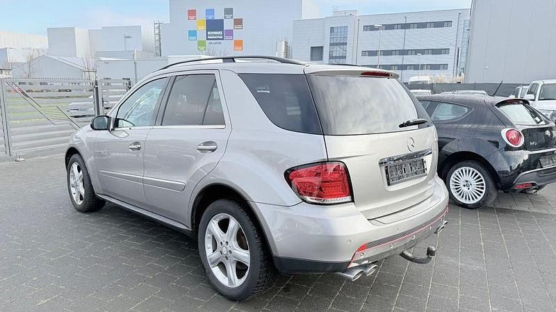 Gebraucht Mercedes ML320 224 PS (164 kW) 2007 Grau SUV