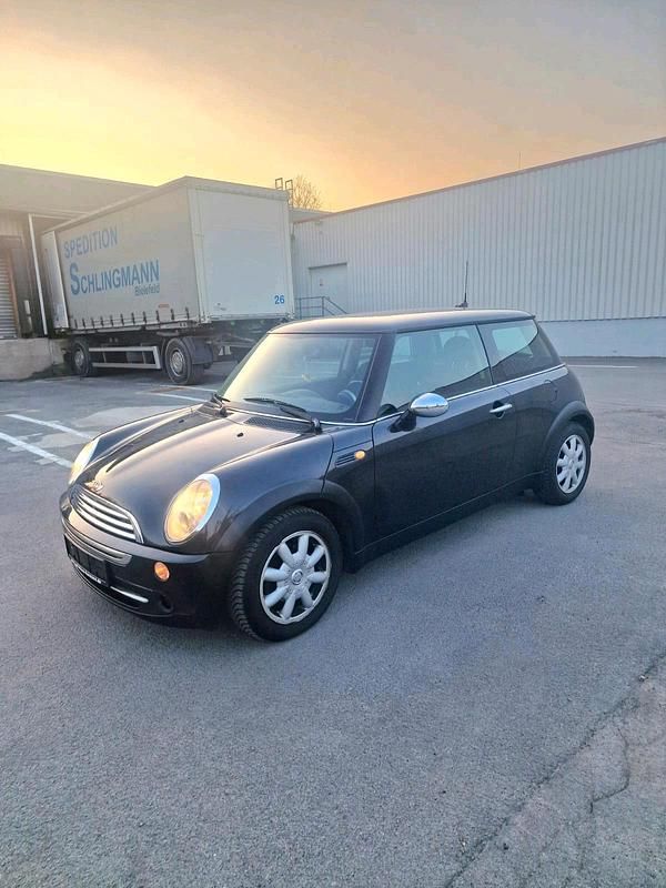 Gebraucht Mini Cooper 90 PS (66 kW) 2005 Schwarz Kleinwagen