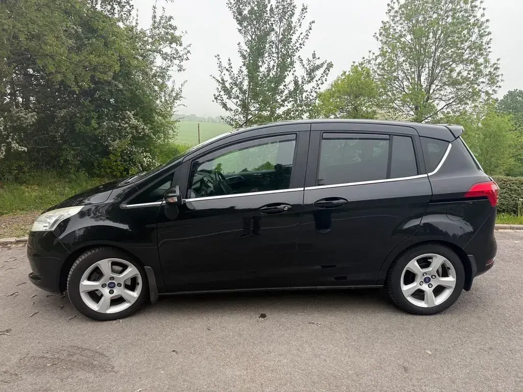 Gebraucht Ford B-MAX Titanium 101 PS (74 kW) 2015 Schwarz Van / Kleinbus