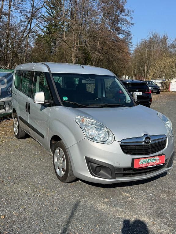 Gebraucht Opel Combo Selection 105 PS (77 kW) 2013 Silber Van / Kleinbus