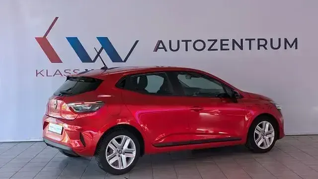 Używany Renault Clio V Evolution 91 KM (66 kW) 2024 Czerwony Hatchback