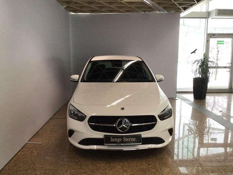 Gebraucht Mercedes B200 Progressive 163 PS (119 kW) 2025 Unilack polarweiß Kleinwagen