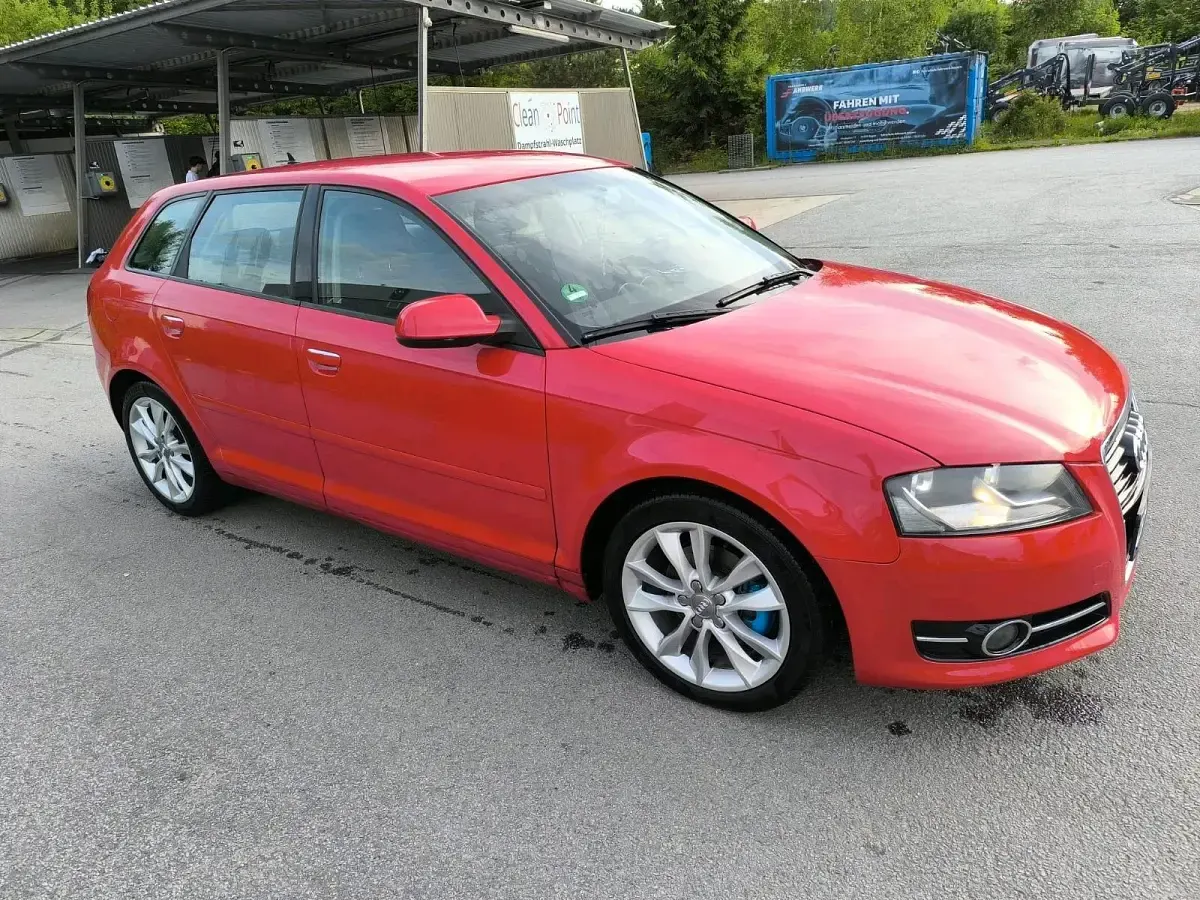 Gebraucht Audi A3 140 PS (102 kW) 2011 Rot Kleinwagen
