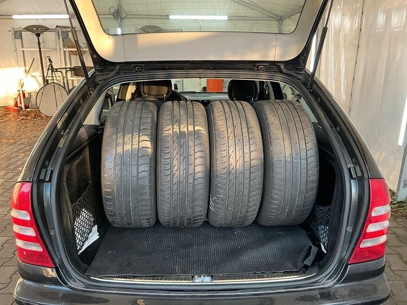 Gebraucht Mercedes C180 143 PS (105 kW) 2007 Schwarz Kombi