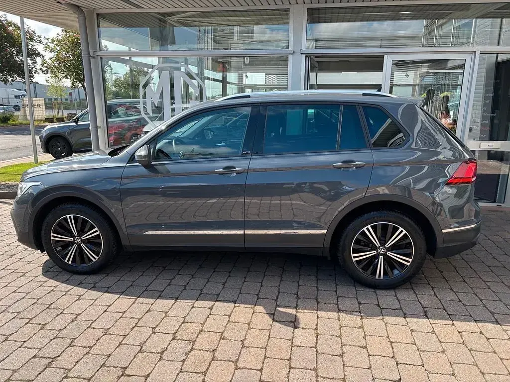 Gebraucht VW Tiguan United 150 PS (110 kW) 2021 Grau SUV