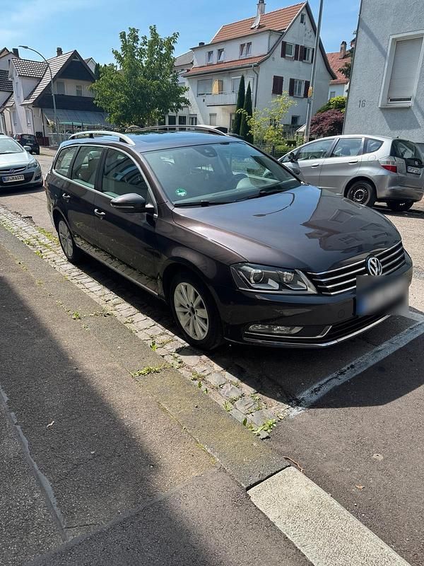 Gebraucht VW Passat 122 PS (89 kW) 2011 Braun Kombi