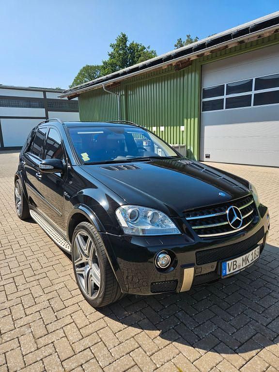 Schwarz Gebraucht 2006 Mercedes ML63 AMG AMG SUV | 21.489 € (Guter Preis) - Bild 1/4