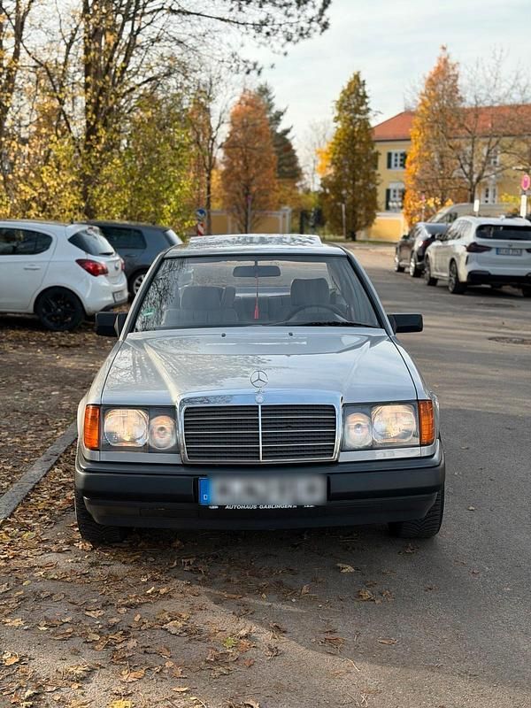 Gebraucht Mercedes E230 AMG 132 PS (97 kW) 1989 Silber Limousine