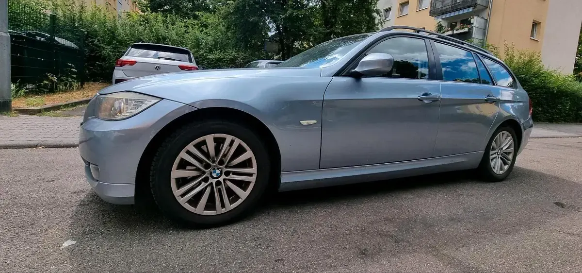 Gebraucht BMW 318 143 PS (105 kW) 2009 Blau Kombi