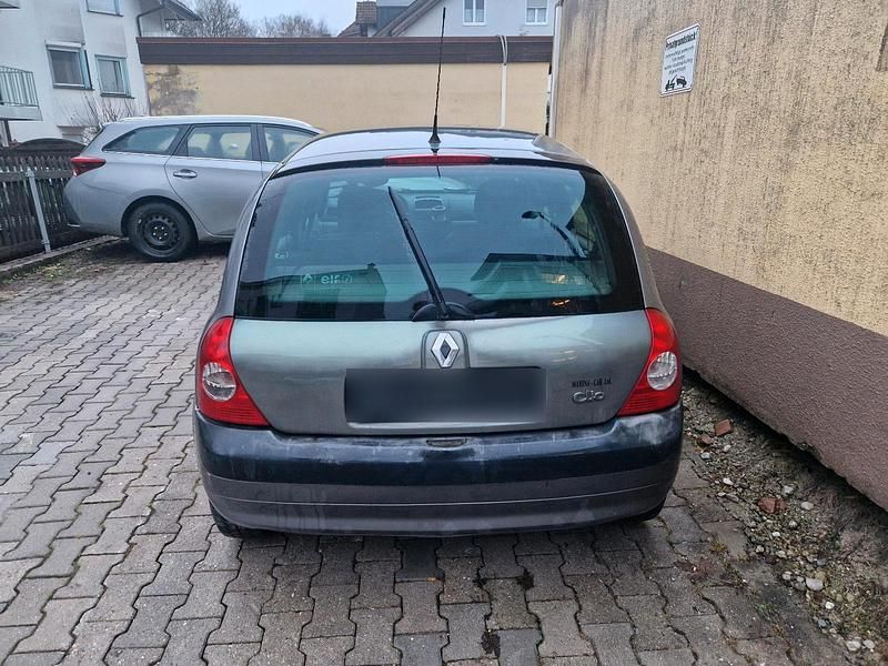 Gebraucht Renault Clio II 75 PS (55 kW) 2004 Kleinwagen