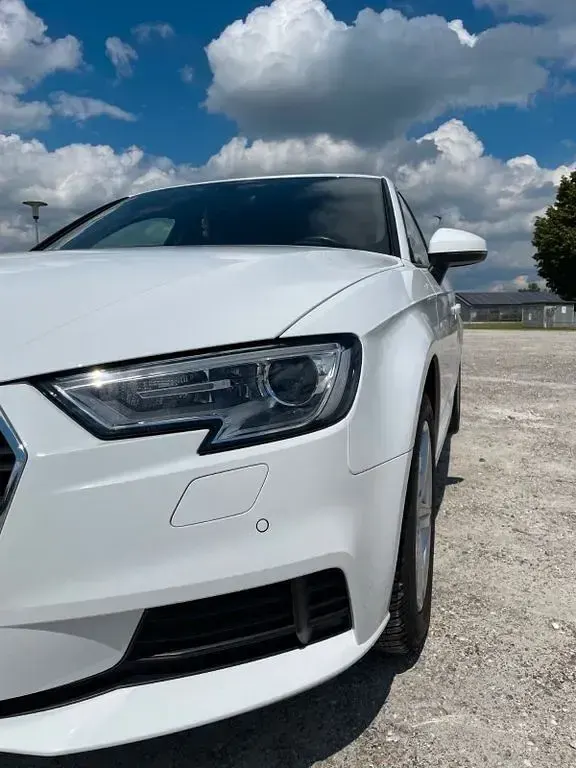 Gebraucht Audi A3 150 PS (110 kW) 2019 Weiß Limousine