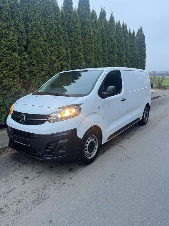 Weiß Gebraucht 2020 Opel Vivaro Van / Kleinbus | 11.400 € (Superpreis) - Bild 1/4