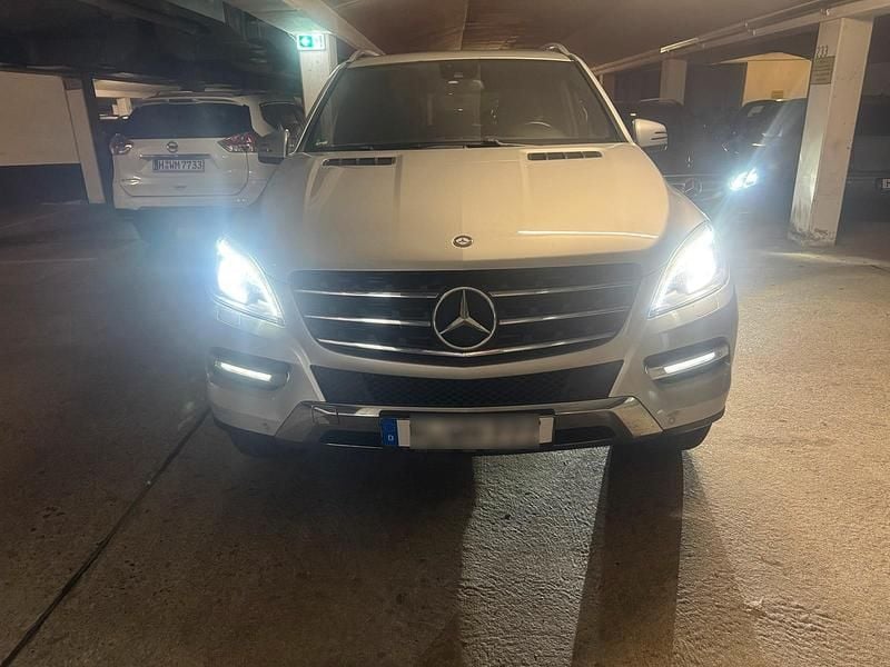 Gebraucht Mercedes ML250 204 PS (150 kW) 2012 Silber SUV