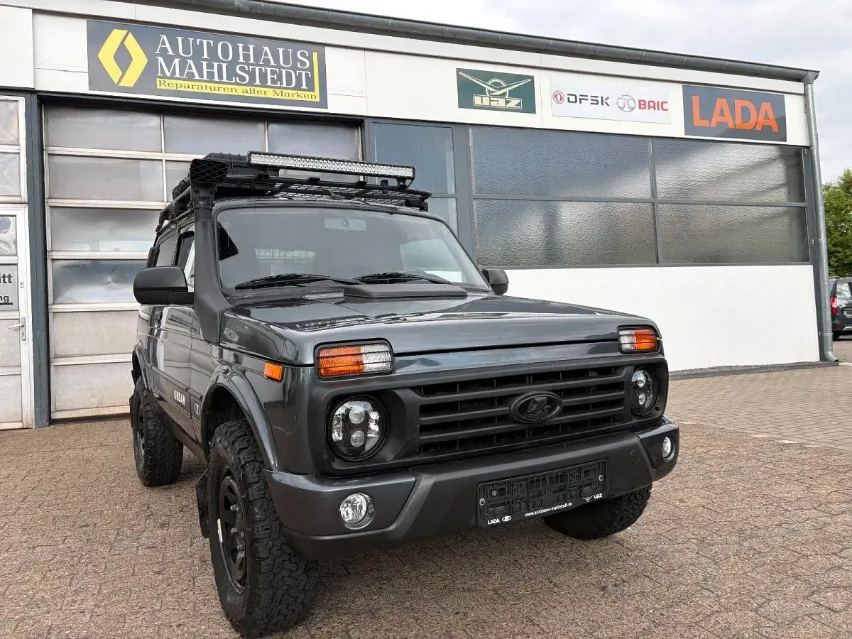 Second-hand Lada Urban 83 CP (61 kW) 2020 Gri SUV