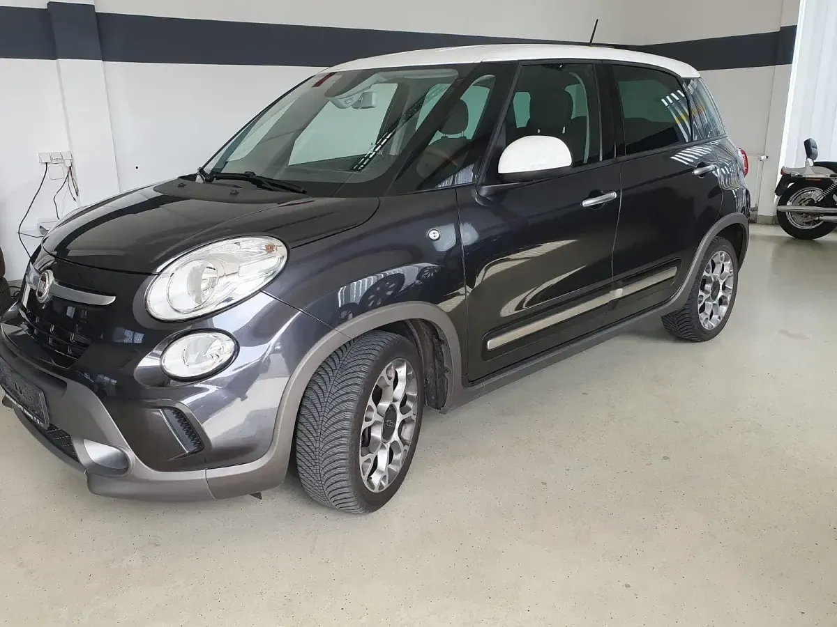 Gebraucht Fiat 500L Trekking 95 PS (69 kW) 2016 Schwarz Van / Kleinbus