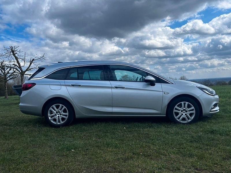 Gebraucht Opel Astra Dynamic 110 PS (80 kW) 2016 Silber Kombi