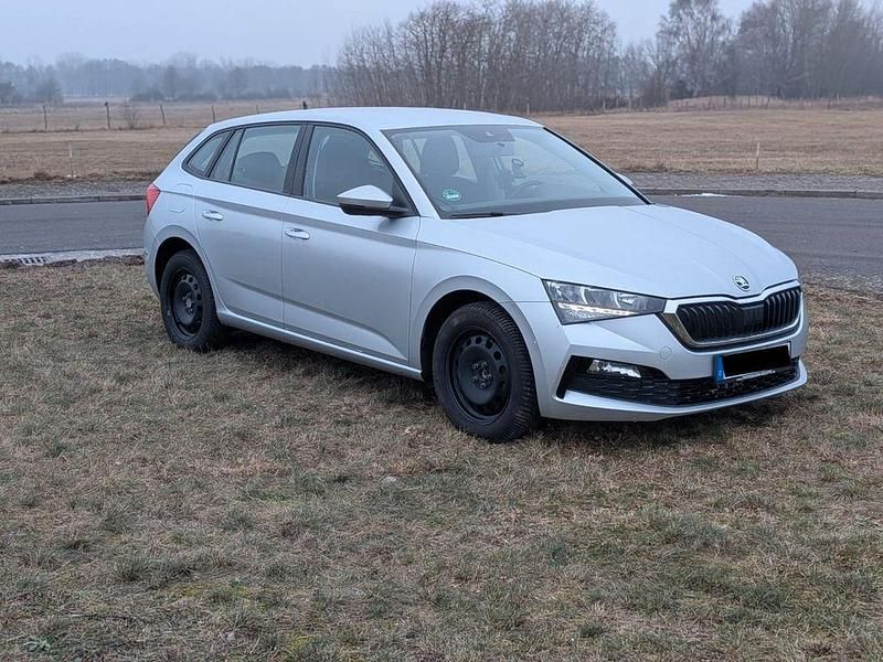 Silber Gebraucht 2019 Skoda Scala Ambition Kleinwagen | 12.500 € (Fairer Preis) - Bild 1/4
