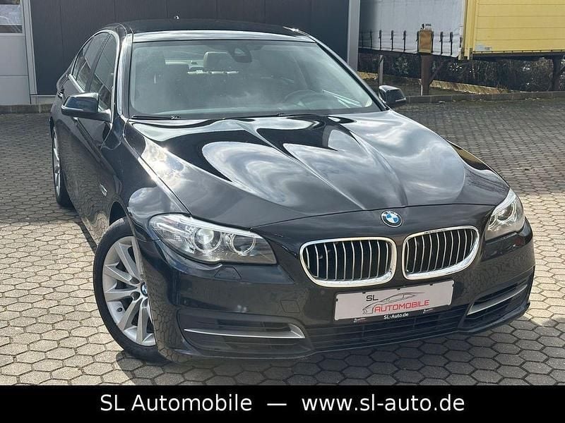 Gebraucht BMW 520 Performance 190 PS (139 kW) 2016 Saphirschwarz Limousine