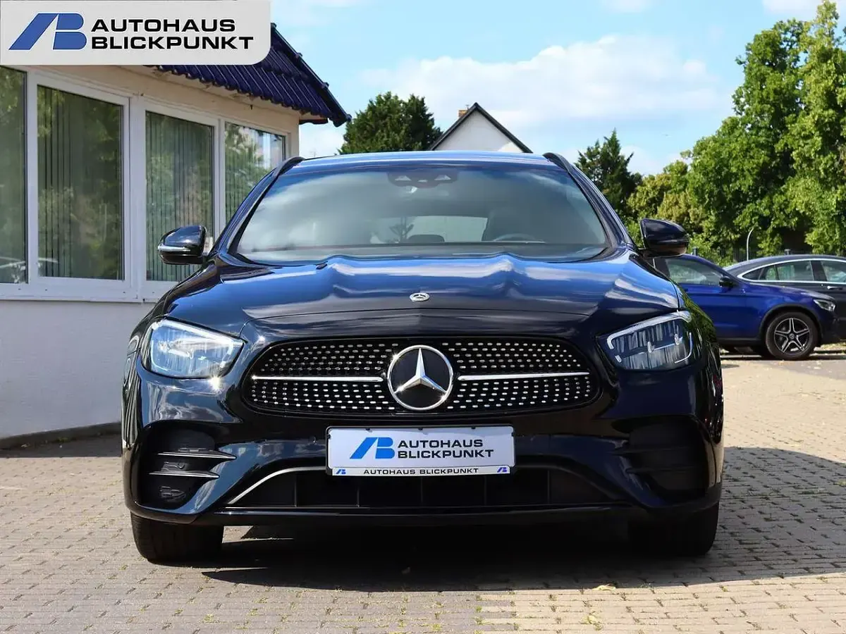 Gebraucht Mercedes E300 AMG 306 PS (225 kW) 2022 Schwarz Limousine