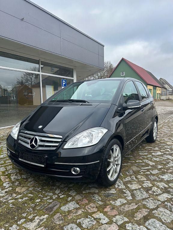 Gebraucht Mercedes A160 95 PS (69 kW) 2011 Schwarz Limousine