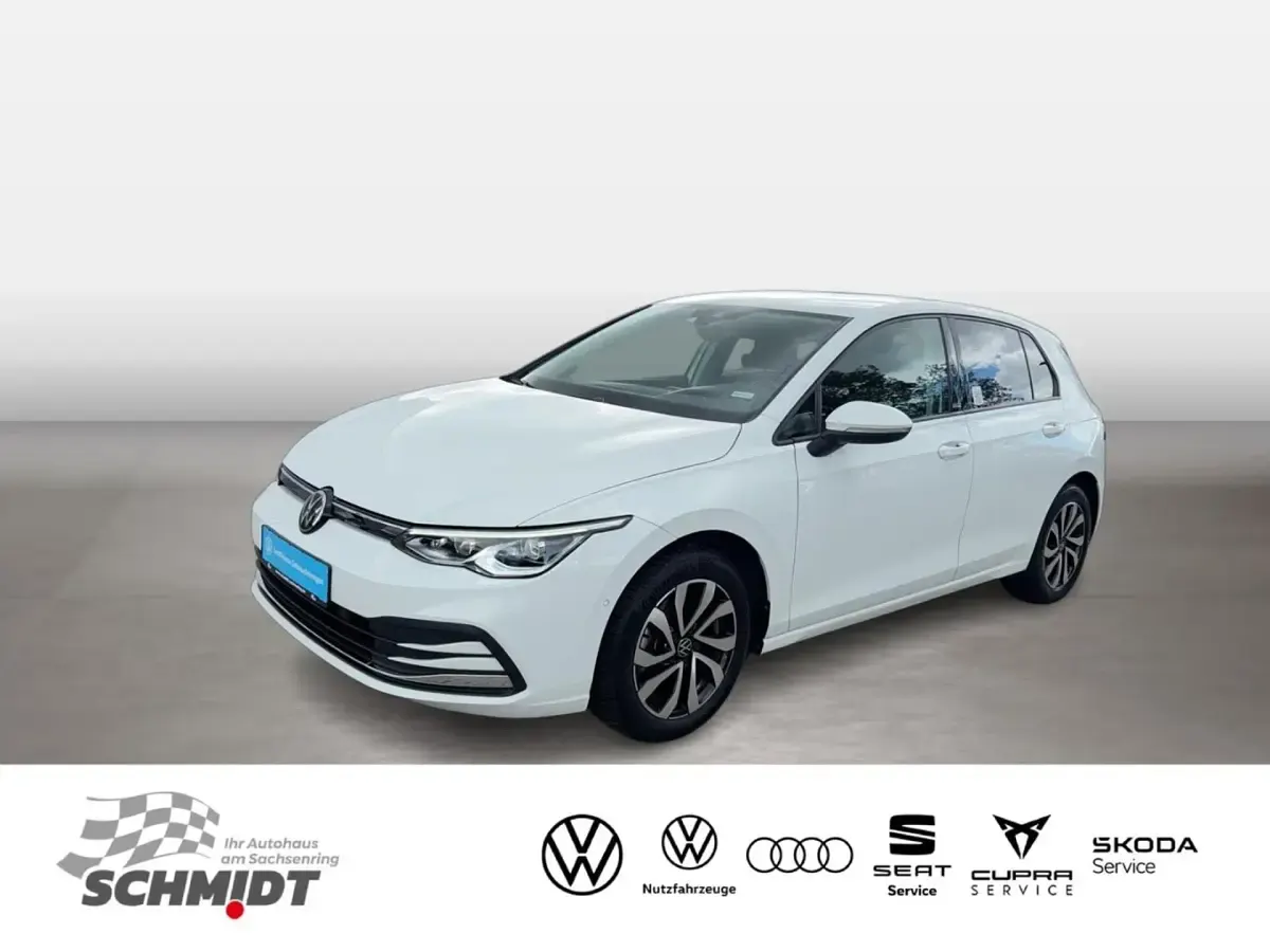 Gebraucht VW Golf VIII Active 150 PS (110 kW) 2023 Weiß Limousine