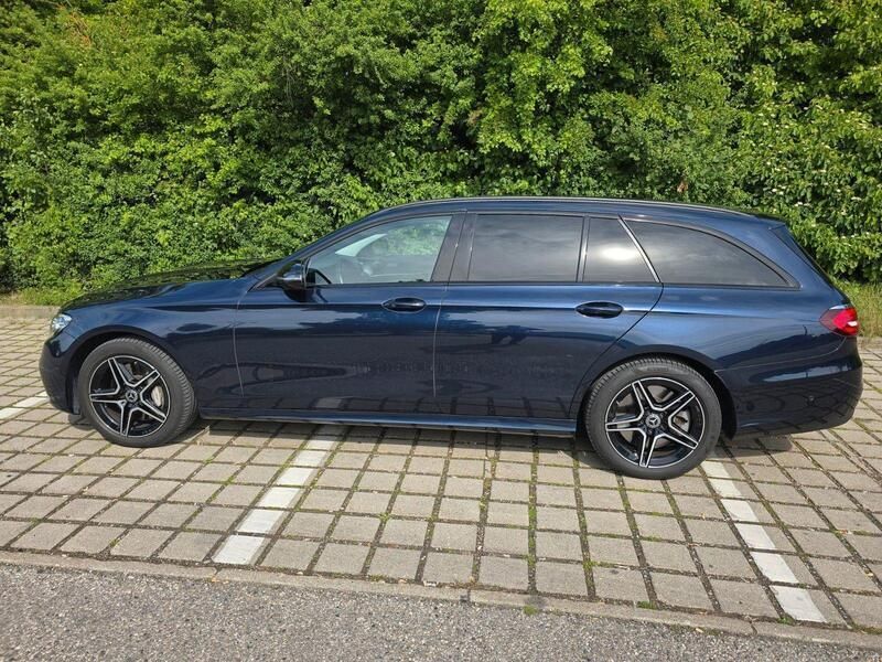 Gebraucht Mercedes E300 AMG line 306 PS (225 kW) 2022 Blau Kombi