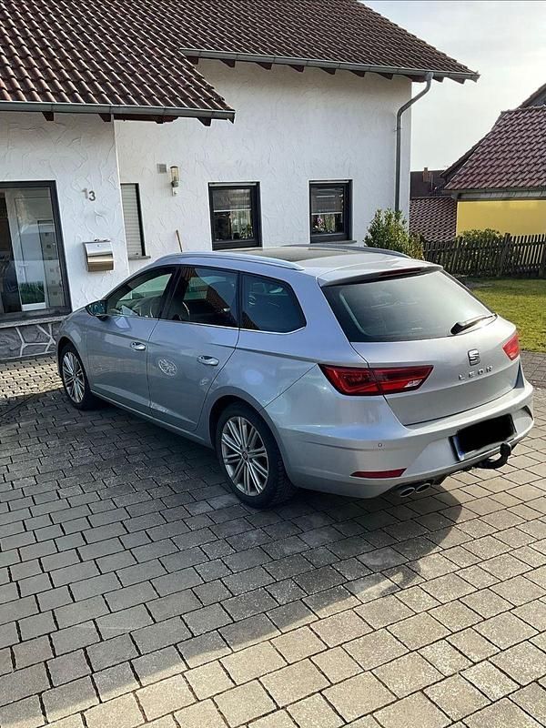 Gebraucht Seat Leon XCELLENCE 150 PS (110 kW) 2020 Silber Kombi