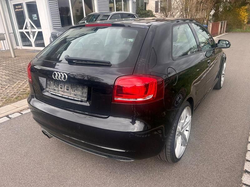 Gebraucht Audi A3 Ambition 125 PS (91 kW) 2011 Schwarz Kleinwagen