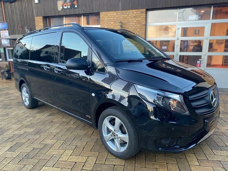 Schwarz Gebraucht 2021 Mercedes Vito Van | 36.490 € (Fairer Preis) - Bild 1/4