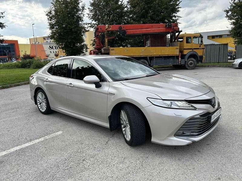 Gebraucht Toyota Camry 178 PS (130 kW) 2019 Limousine