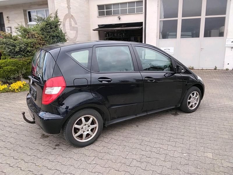 Gebraucht Mercedes A160 95 PS (69 kW) 2010 Schwarz Kleinwagen