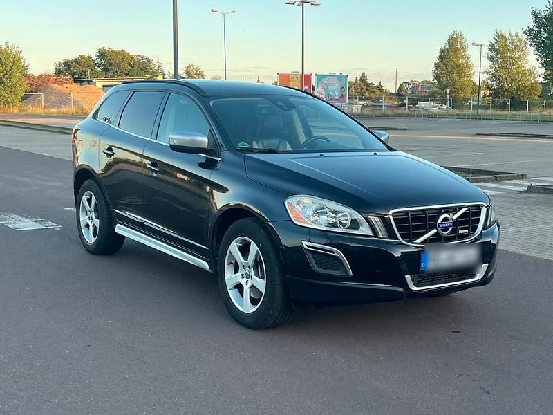 Schwarz Gebraucht 2011 Volvo XC60 R-Design SUV | 10.500 € - Bild 1/4
