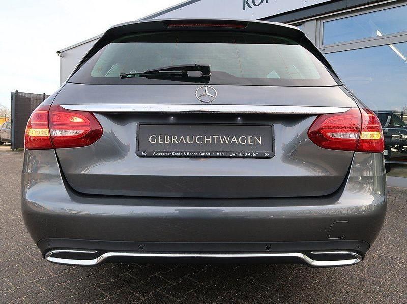 Gebraucht Mercedes 220 Avantgarde 170 PS (125 kW) 2018 Selenitgrau metallic Kombi
