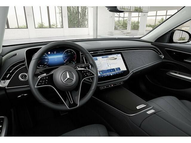 Gebraucht Mercedes E220 Advanced 197 PS (144 kW) 2024 Schwarz / obsidianschwarz (metallic) Limousine