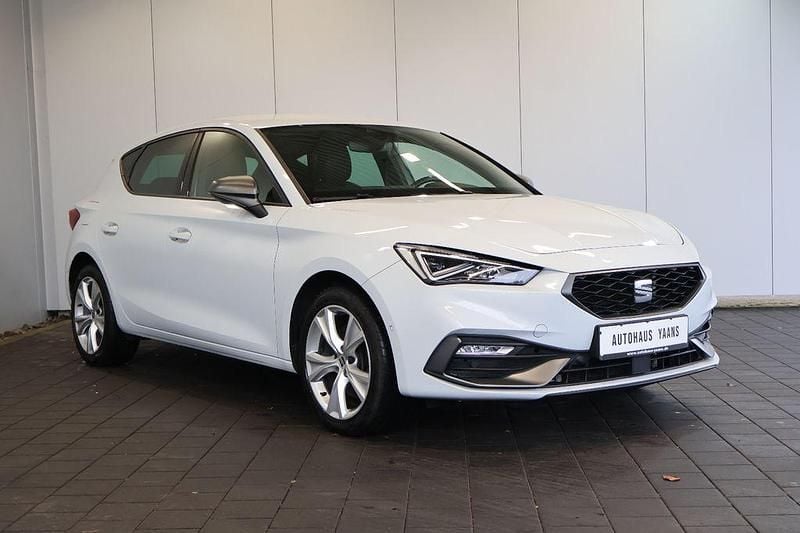 Second-hand Seat Leon FR 204 CP (150 kW) 2021 Alb Berlinǎ