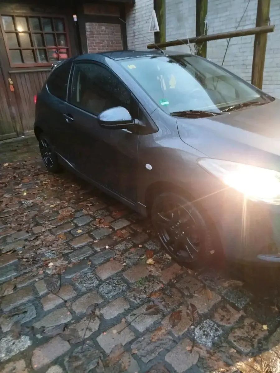Usata Mazda 2 103 CV (75 kW) 2009 Grigio Utilitaria