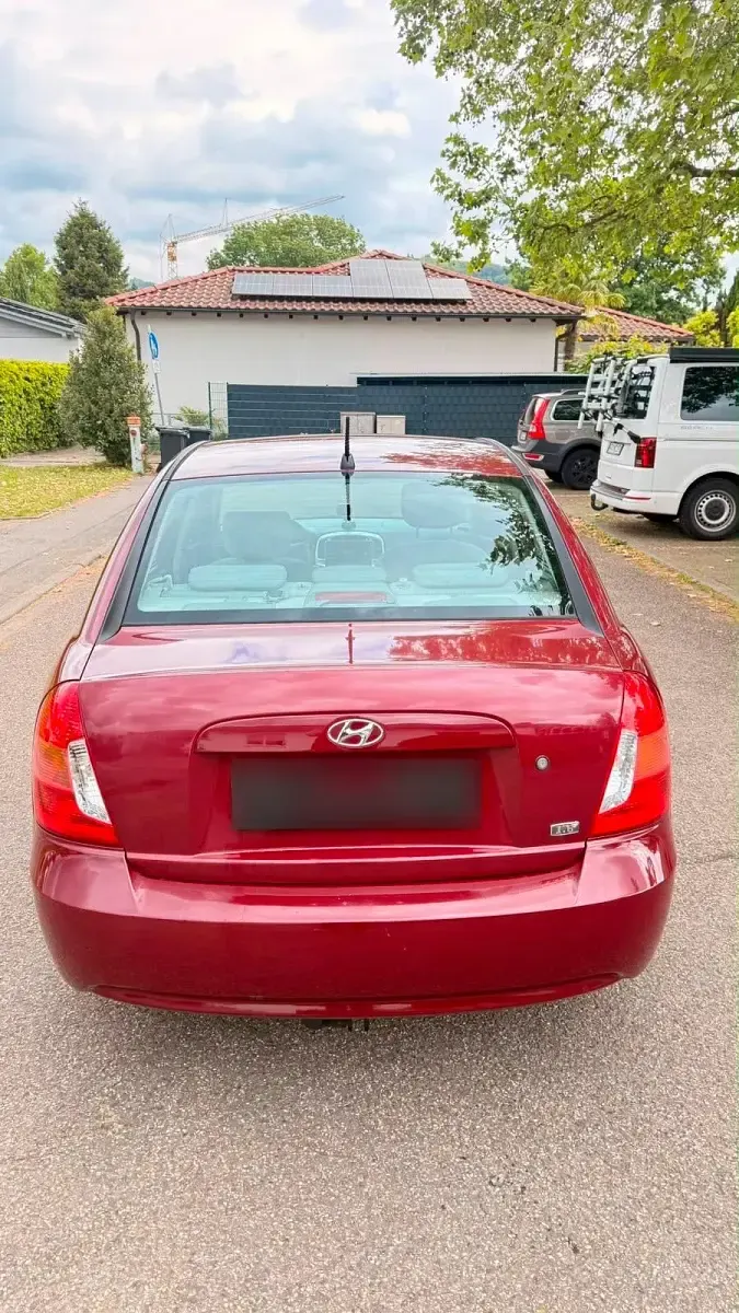 Gebraucht Hyundai Accent 112 PS (82 kW) 2007 Rot Limousine