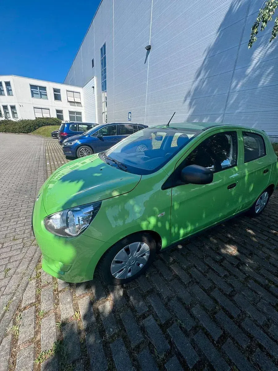 Gebraucht Mitsubishi Space Star 71 PS (52 kW) 2013 Grün Van / Kleinbus