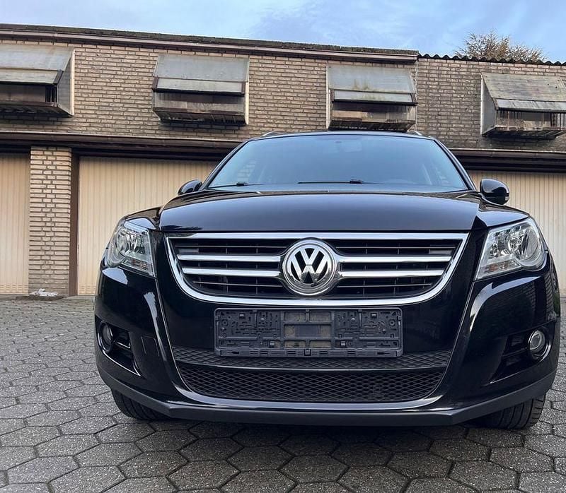 Schwarz Gebraucht 2009 VW Tiguan Sportline SUV | 4.800 € (Superpreis) - Bild 1/4