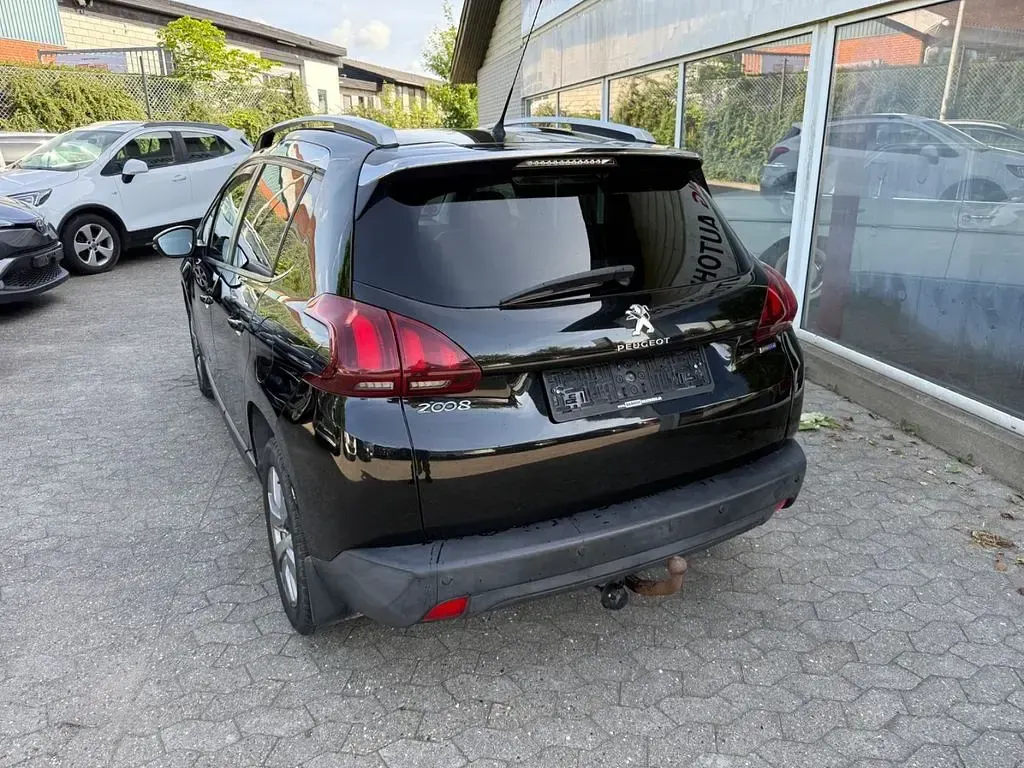 Gebraucht Peugeot 2008 Active 99 PS (72 kW) 2016 Schwarz SUV