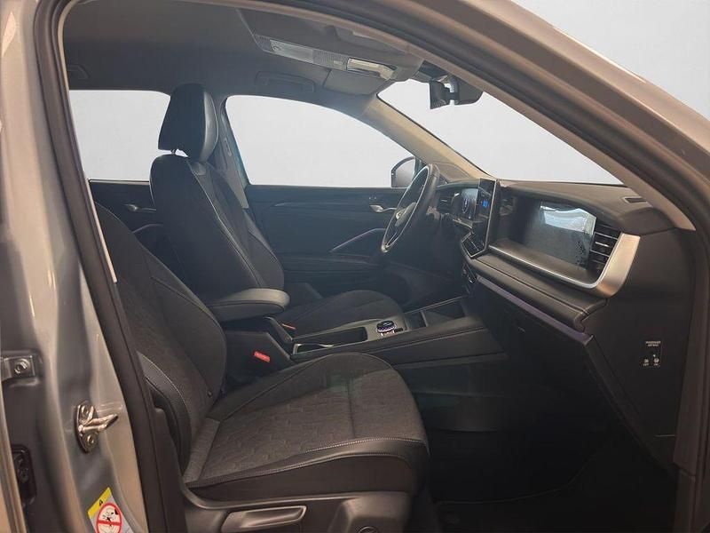 Gebraucht VW Tayron Life 150 PS (110 kW) 2025 Oyster silver metallic (metallic) SUV