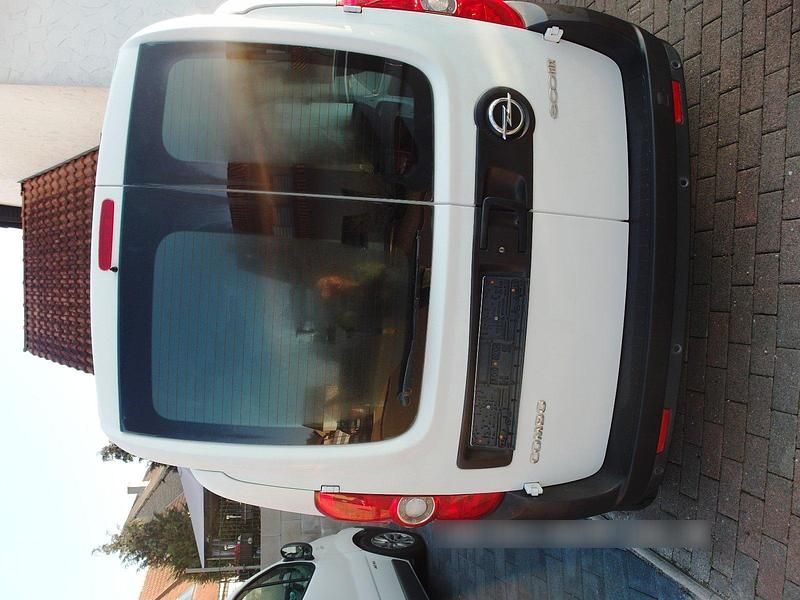 Gebraucht Opel Combo 120 PS (88 kW) 2013 Weiß Van / Kleinbus