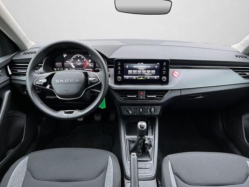 Gebraucht Skoda Scala Essence 116 PS (85 kW) 2025 Blackmagic perleffekt (metallic) Kleinwagen