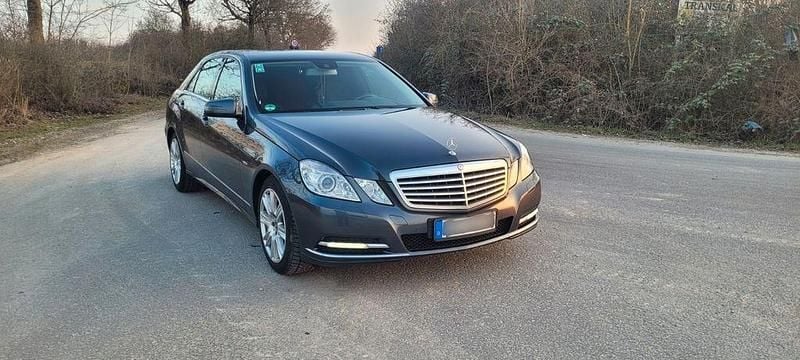 Gebraucht Mercedes E200 184 PS (135 kW) 2011 Limousine