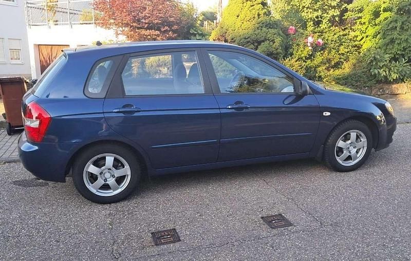 Blau Gebraucht 2007 Kia Ceed Limousine | 3.800 € (Fairer Preis) - Bild 1/3