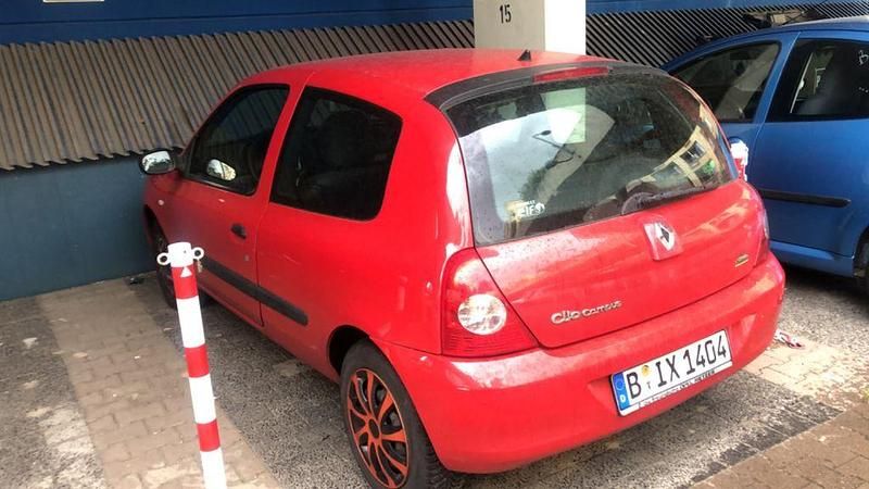 Rot Gebraucht 2009 Renault Clio II Campus Limousine | 1.350 € (Guter Preis) - Bild 1/4