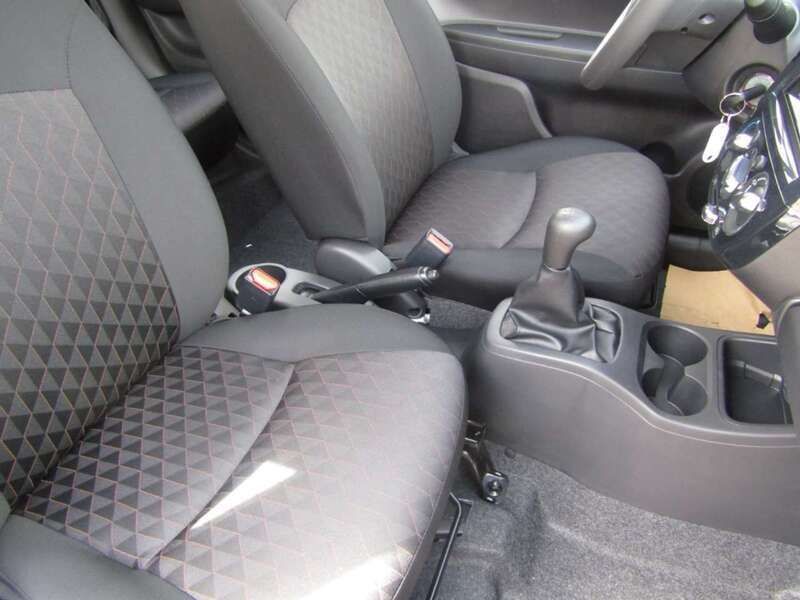 Neu Mitsubishi Space Star Select 71 PS (52 kW) 2025 Islandweiss (s) Limousine