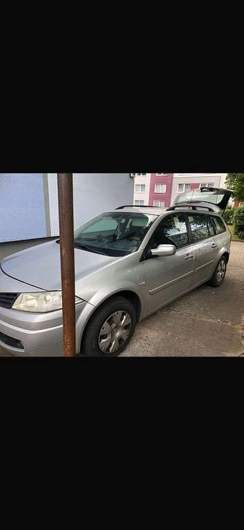 Silber Gebraucht 2008 Renault Mégane GrandTour Kombi | 1.600 € (Guter Preis) - Bild 1/3