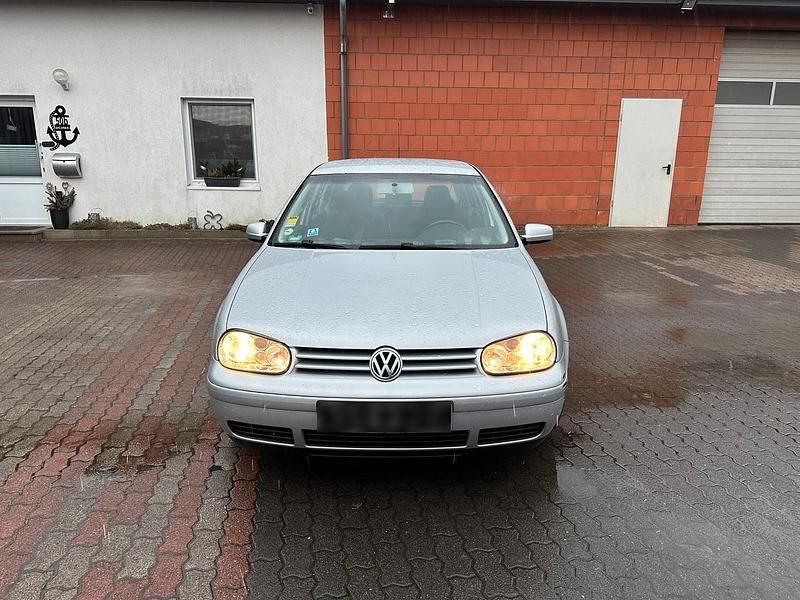 Gebraucht VW Golf IV 101 PS (74 kW) 2003 Silber Kleinwagen