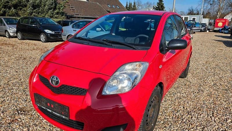 Gebraucht Toyota Yaris 69 PS (50 kW) 2010 Rot Kleinwagen